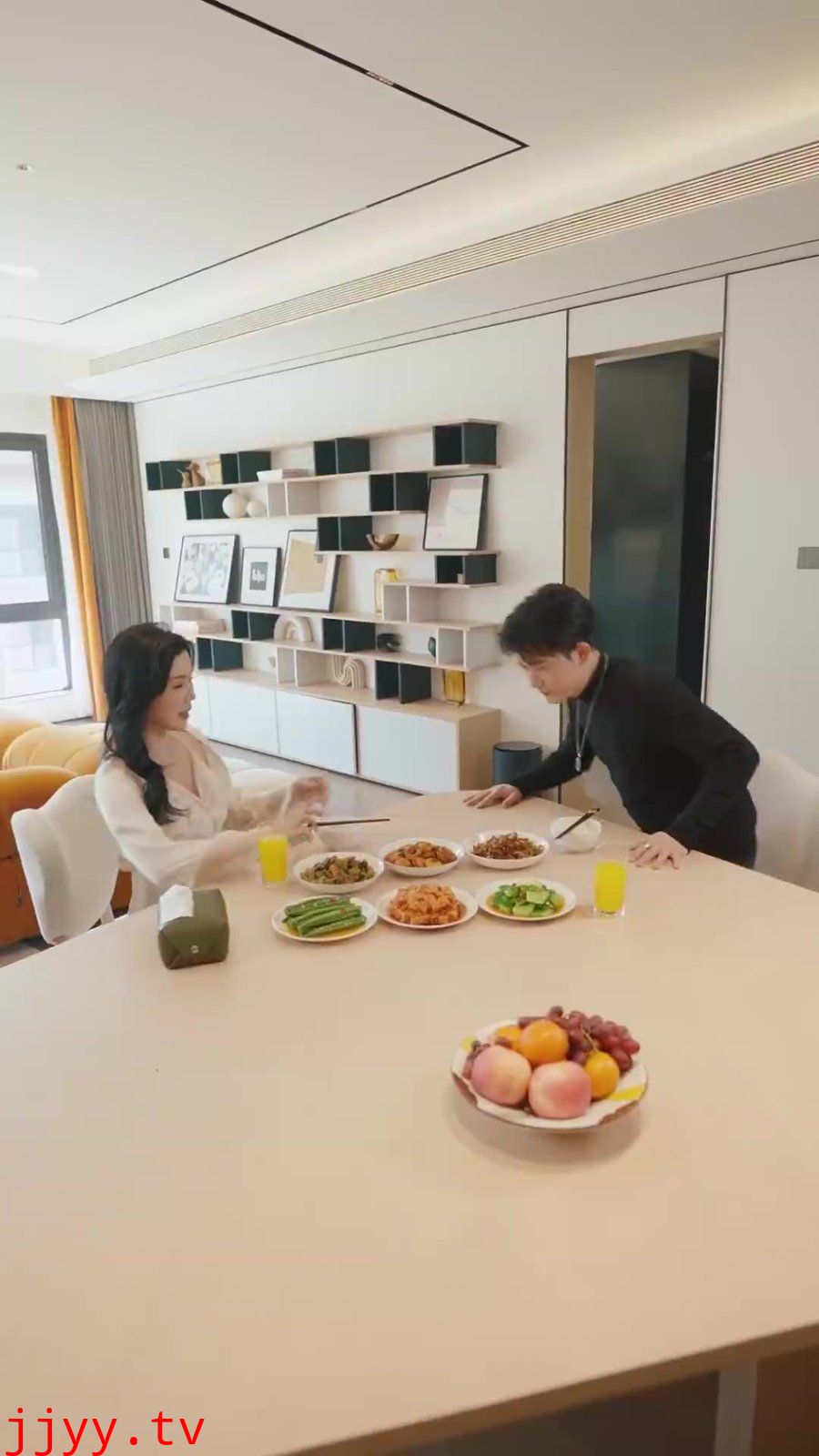 住进阿姨家后，我觉醒了时间暂停