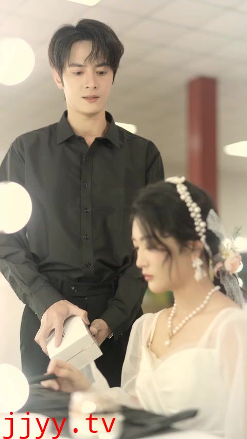 换脸归来，我让总裁跪地求饶