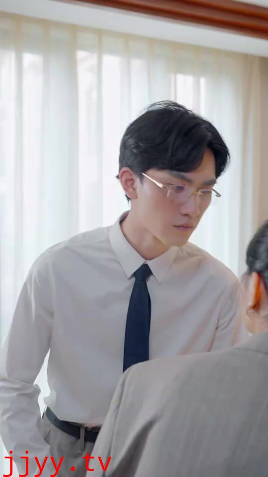 相亲当天和豪门霸总闪婚了