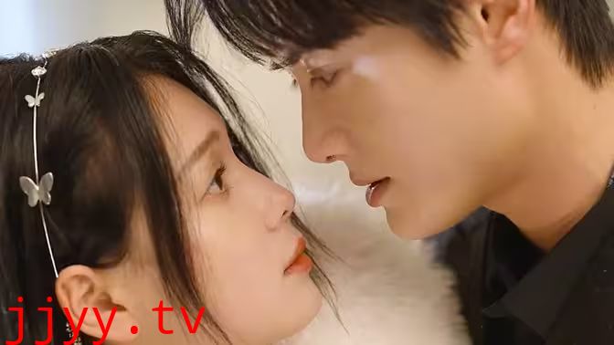 玫瑰藏在浅风里