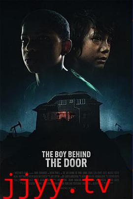 门后的男孩